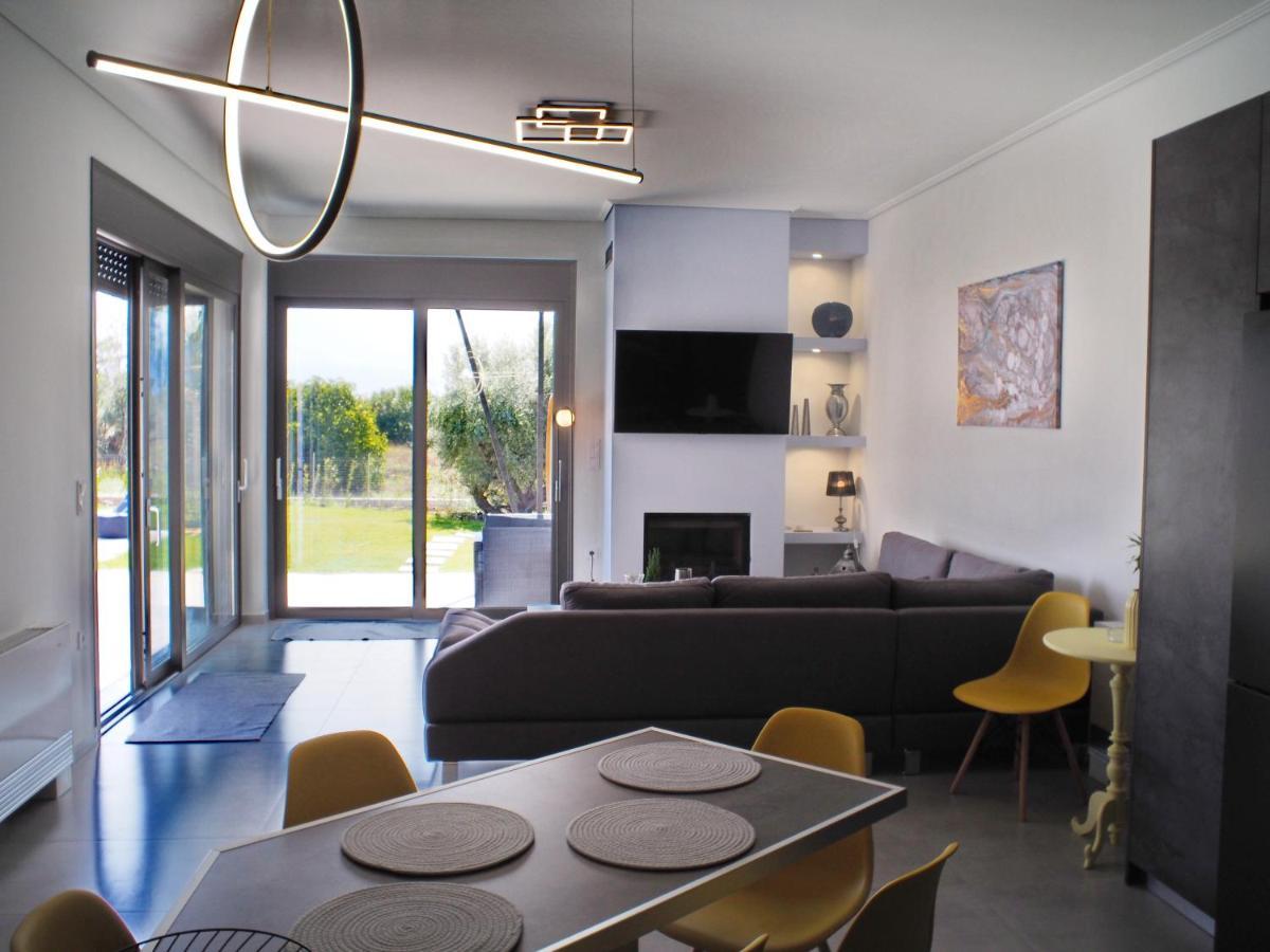 Nostos Luxury Villas With Private Pool In Nafpaktos Esterno foto