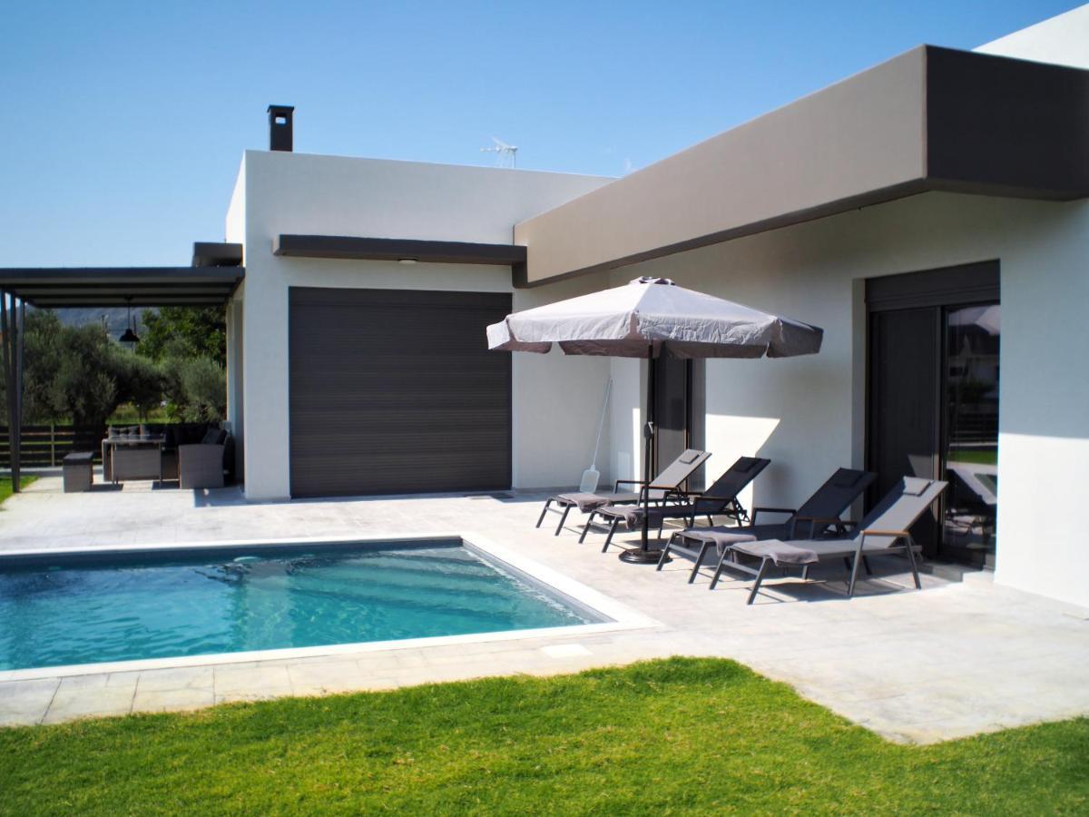 Nostos Luxury Villas With Private Pool In Nafpaktos Esterno foto