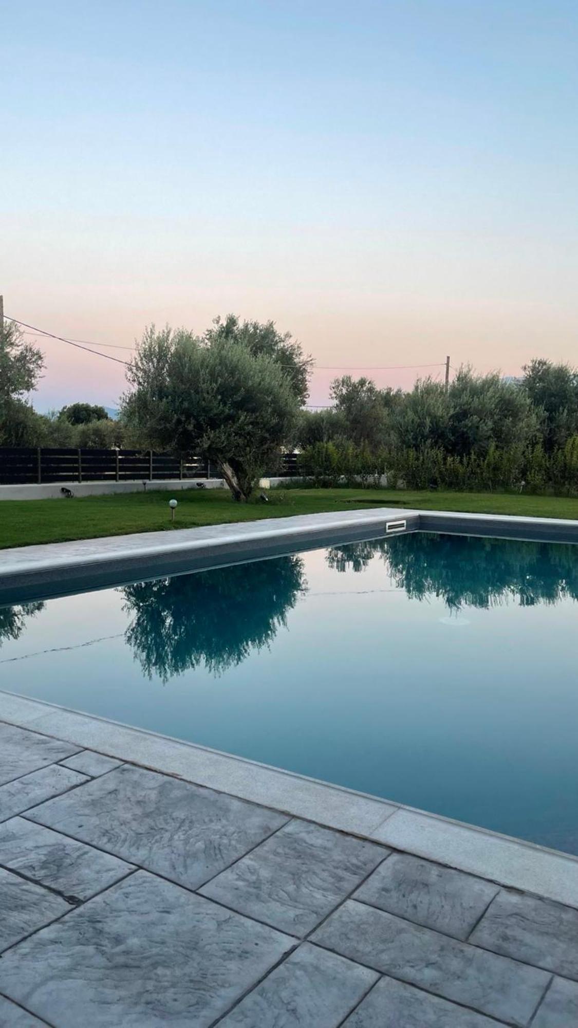 Nostos Luxury Villas With Private Pool In Nafpaktos Esterno foto